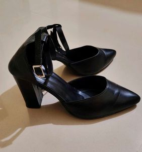 Black Wedges/High heel wedges