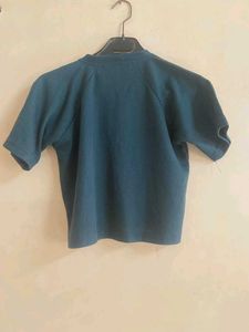 Teal Cropped Henley T-Shirt. size - S