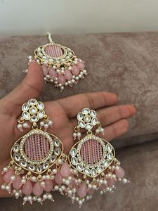 Stunning Pink Kundan earring with maang ti