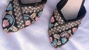 Floral Embroidered Block Heel 👠