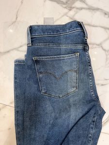 Classic Levi’s strauss straight fit denim jeans
