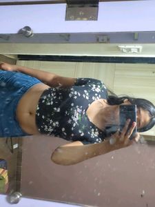 Black Floral Print Crop Top
