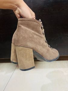 Chic Brown Suede Lace-Up Heeled Ankle Boots