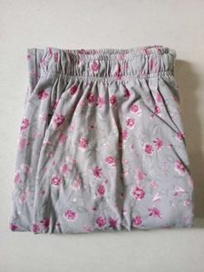 Women Nightsuit Pyjamas L Size