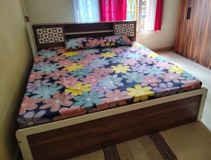 Set of 2 Floral Bedsheet- King size bed