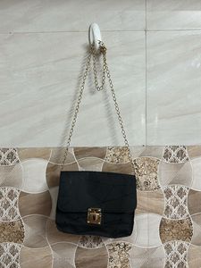 Chic Black Geometric Shoulder Bag