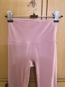 Sample Lululemon High Stretch Squat Proof Leggings