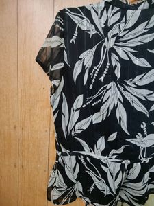 Beautiful Shirt Top, V-neck, Black &amp; Off White, Tie Up At Waist, Inner Lining.