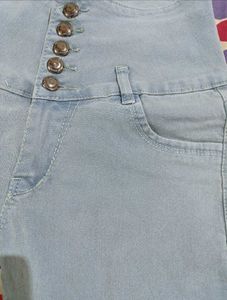 Trendy High-Waist Light Blue Skinny Jeans