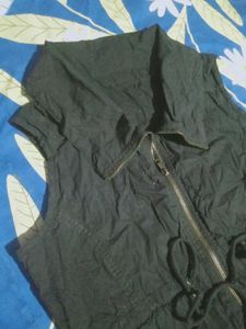 Sleeveless Hooded Jacket