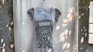 341110. Grey Embellished Graphic Print Top