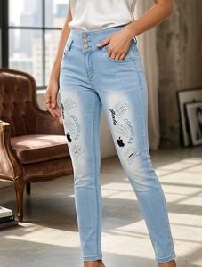 Light Wash Ripped Jeans