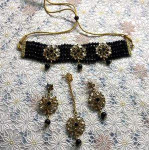 ELEGANT BLACK &amp; GOLD JEWELLERY SET