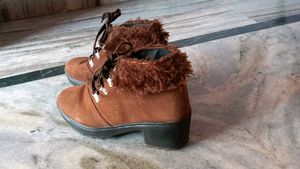 Cute Brown Ankle Boots with Fur