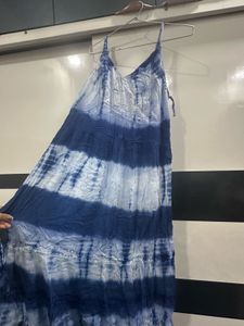 blue dress
