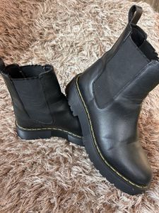 Black Chelsea Platform Boots
