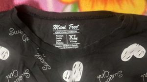 Cute Black Heart Print Tee