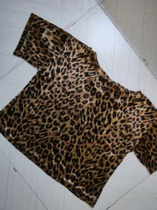 Leopard Print Crop Top🐆🤎Shinny Texture.