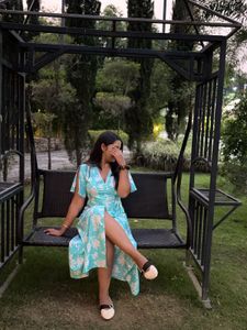 🌊Floral Wrap Midi Dress 🌸