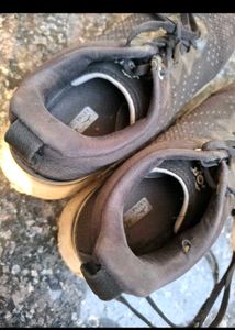Comfortable Black Sneakers