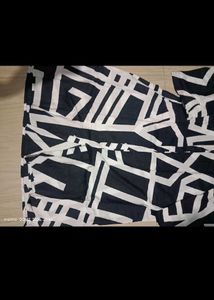 Stylish Black &amp; White Geometric Print Maxi Dress