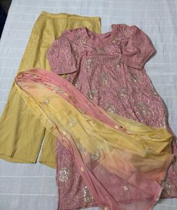 Kurta Set with Sequins &amp; Embroidery