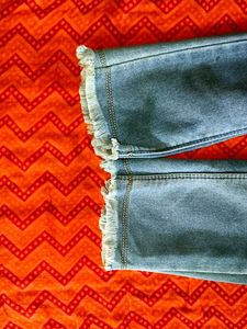 High Waisted Frayed Hem Jeans