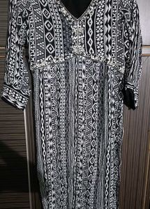 Black &amp; White geometric pattern Long kurti