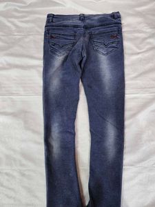 Stylish Blue Wash Jeans