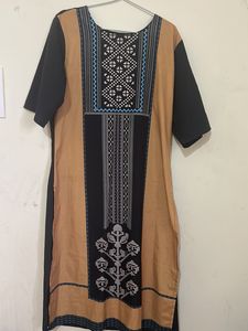 Brand: Navlik, Colour:Black, Yellow, Size:XL, Used:1time, Sleeve:Elbow Length, Cloth Type:polyester, Pattern:Printed, Colour Guarantee