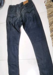 4 men jeans