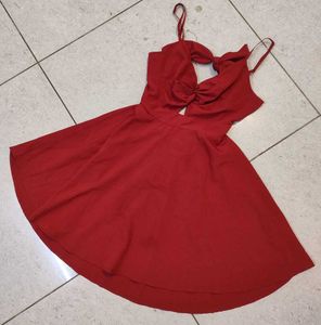 💣💣Price Reduced 💣💣Red Dress With Sexy Back