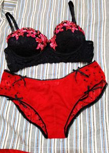 Floral Lace Bralette with beautiful brief 👍