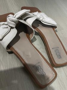 Stylish White Bow Flat Sandals