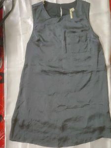 Sleek Grey Sleeveless Top with Pocket