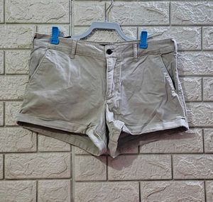 Abercrombie & Fitch Mid-Rise Cuffed Chino