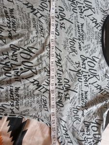 Graphic Print Round Neck Top