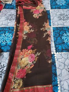 Brown Flower Print Saree With Blouse Pis