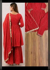 Red Bandhani Kurta Set with Earrings free