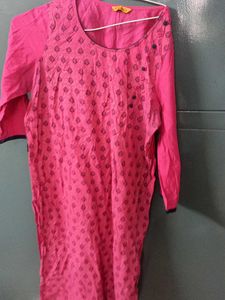 Chic Pink Kurta with Embroidered Detail