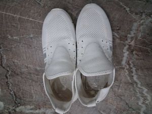 White  shoe
