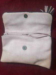 🌟Chic Peach Clutch with Floral Detail