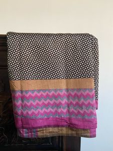 Black &amp; White Geometric Saree with Pink Border