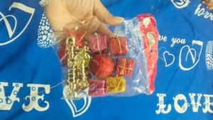 Christmas Decoration Set Of 11