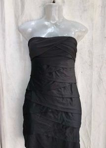 Chic Black Strapless Tiered Dress