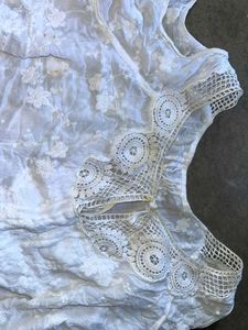 White top trendy women's