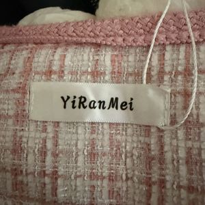 Chic Pink Tweed Cropped Jacket