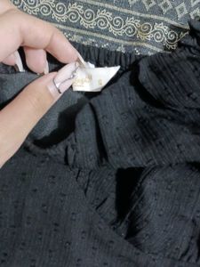 Chic Black Puff Sleeve Crop Top