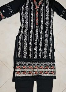 Elegant Black Embroidered Kurta