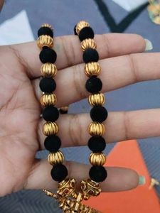 Elegant Black &amp; Gold Necklace